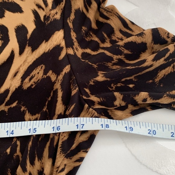 New York & Co Stretch Deep V-Neck Animal Print Blouse w/3/4 Sleeves. Size Large - Picture 11 of 12